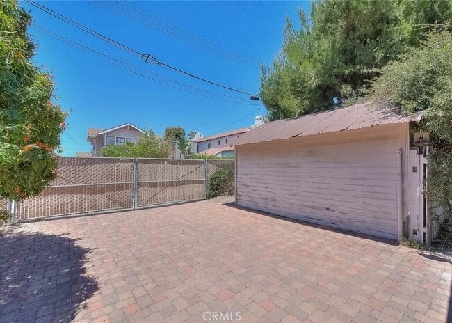 Building Photo - 563 Claremont Pl