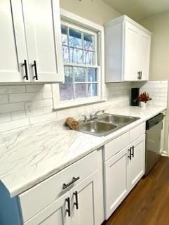 Foto del edificio - 452 Lexington Dr