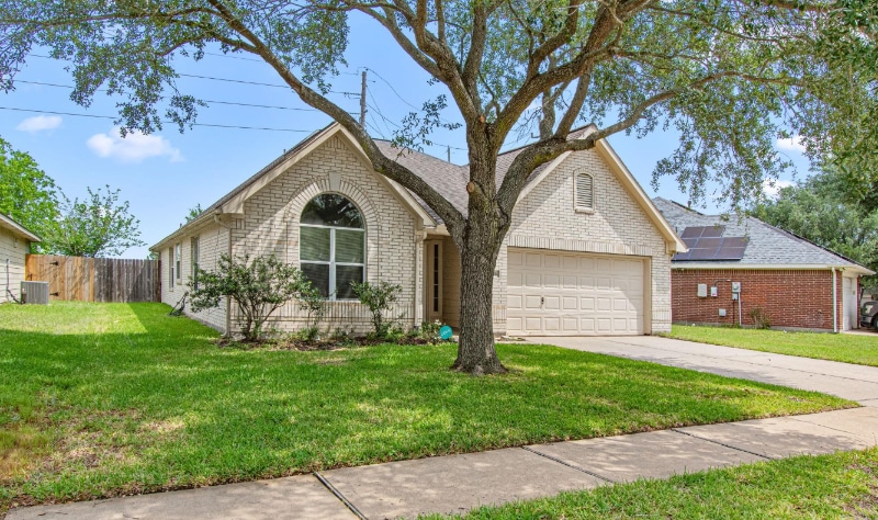 Primary Photo - 20314 Pomegranate Ln
