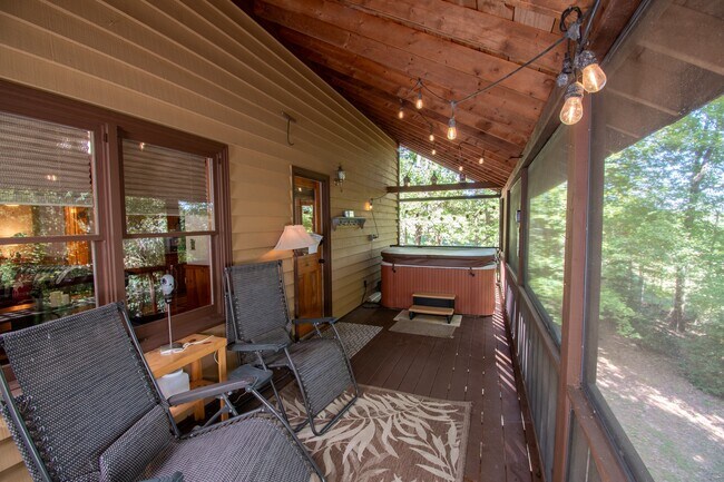 Foto del edificio - 328 Sharp Top Cir