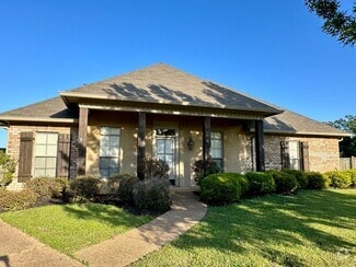 Building Photo - 151 Mason Way