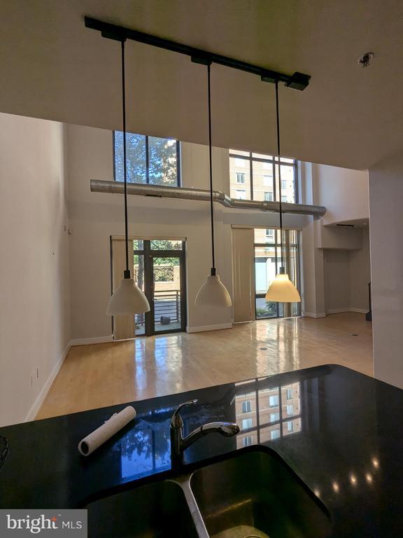 Building Photo - 520 John Carlyle St