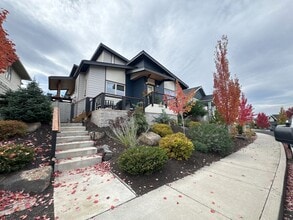 Building Photo - 20651 Cougar Peak Dr