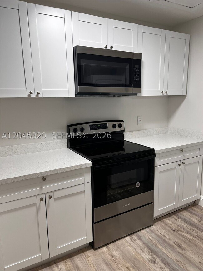 Building Photo - 2610 W 67th Pl