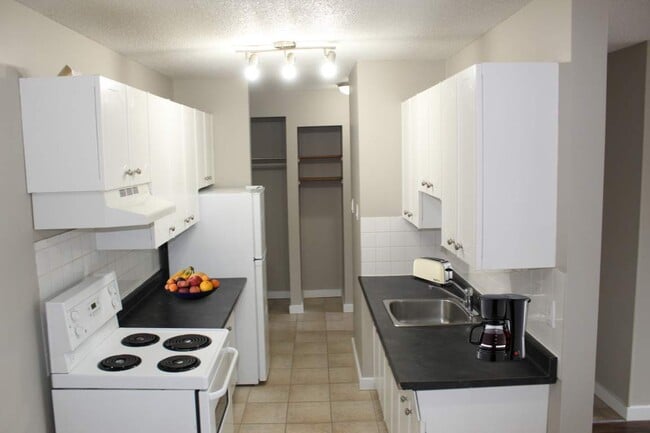 Building Photo - King Edward Apartments