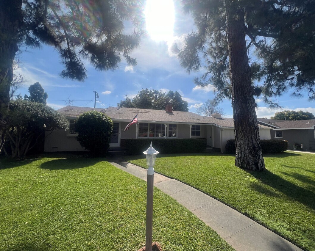 Primary Photo - 1542 Alameda St