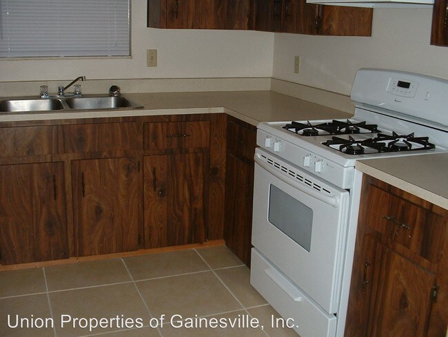 Building Photo - 2 br, 2 bath House - 3425 NW 22nd Drive