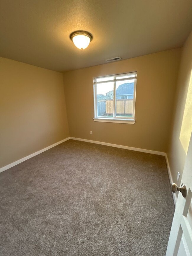 Foto del edificio - 3 Bedroom 2 Bath in a Peaceful Neighborhood