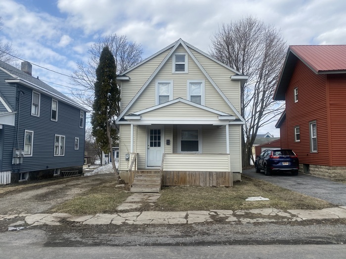 Primary Photo - Move In Ready 3 Bedroom Home in a Central ...