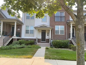 Building Photo - 2475 Waterbury Ln