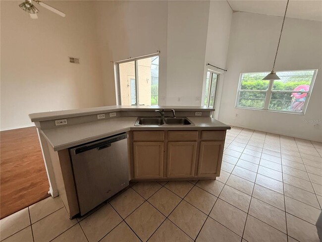 Building Photo - 2918 Blooming Alamanda Loop