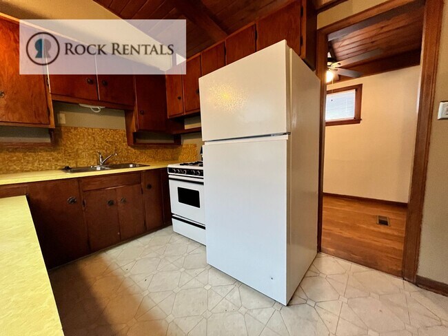 Foto del edificio - 2 Bed 1.5 Bath with Bonus Room