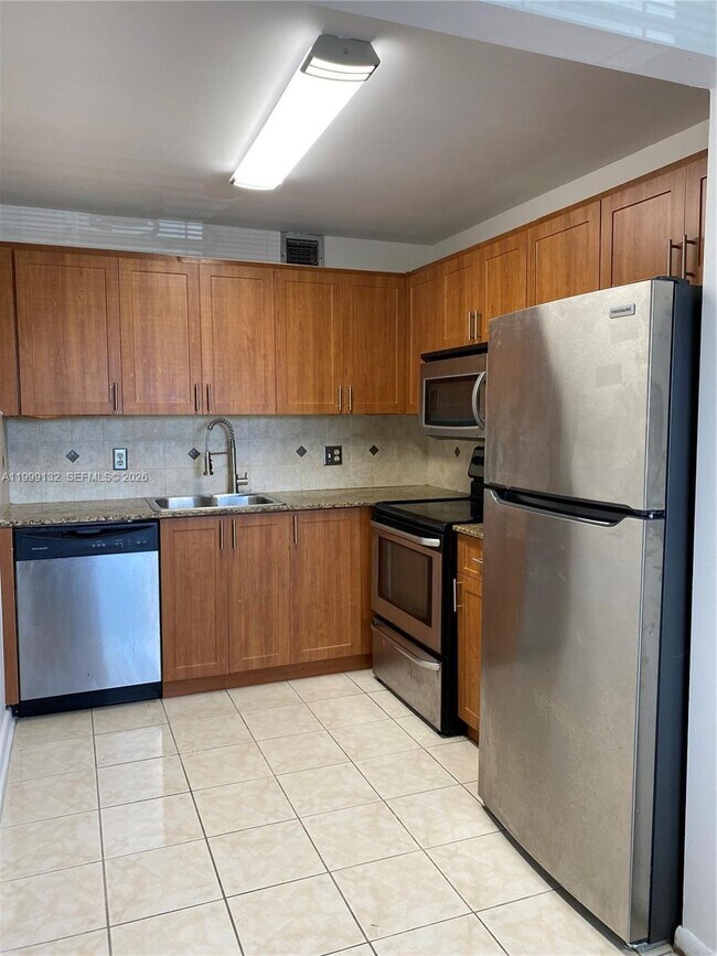 Foto del edificio - 13255 SW 9th Ct