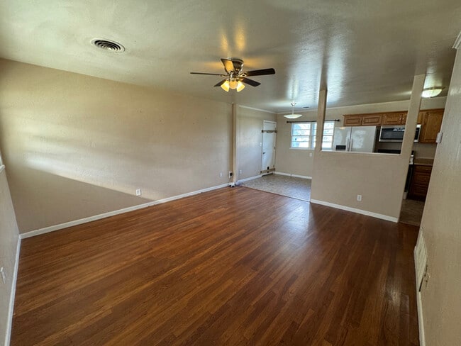 Building Photo - 3107 S Nelson St