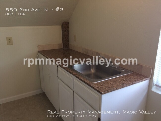 Building Photo - Studio apartment