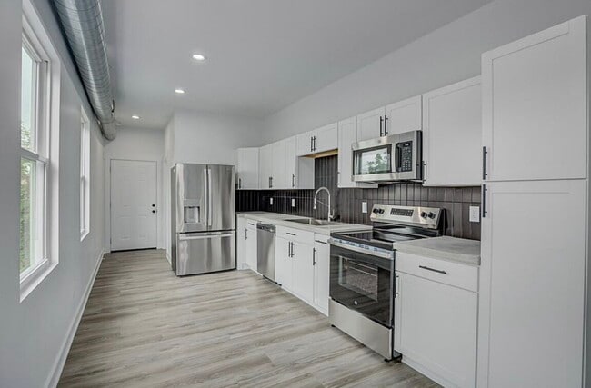 Building Photo - 1235 Scott St