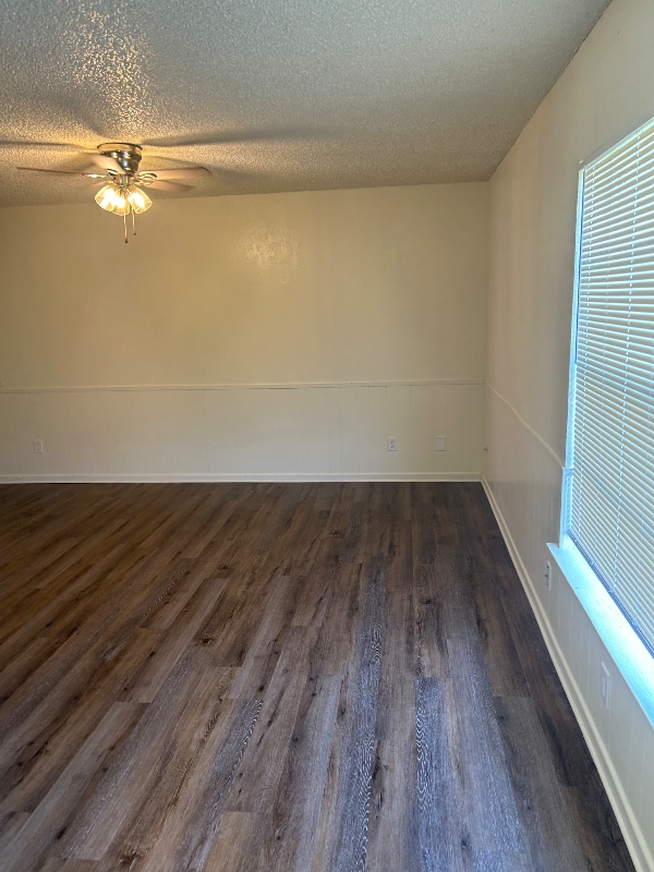 Building Photo - 1702 Kirk Ave