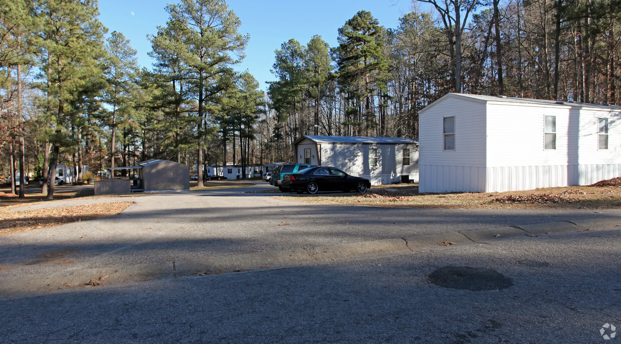 Building Photo - Kingsborough Estates MHC