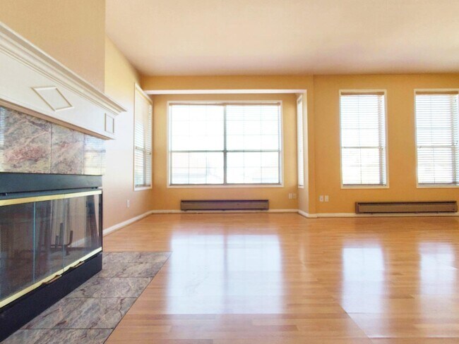 Building Photo - 2 Amazon Ave