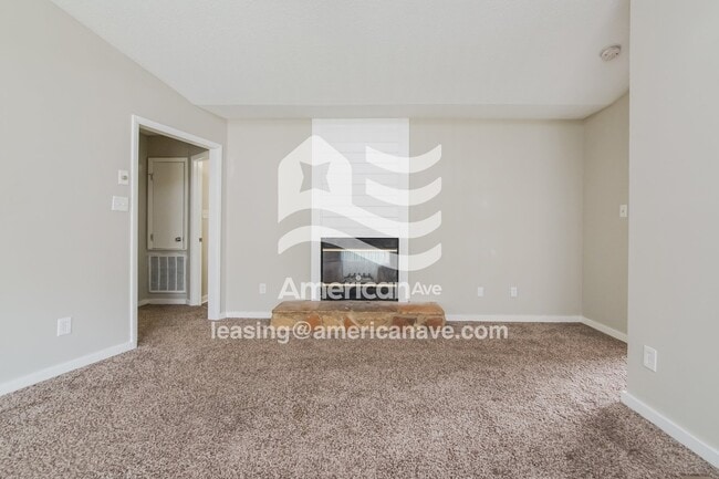 Building Photo - 5944 Laguna Dr