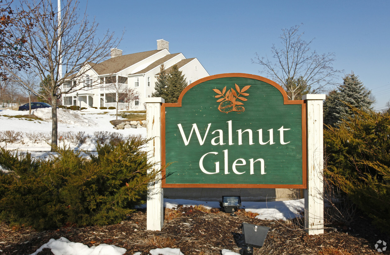 Building Photo - Walnut Glen