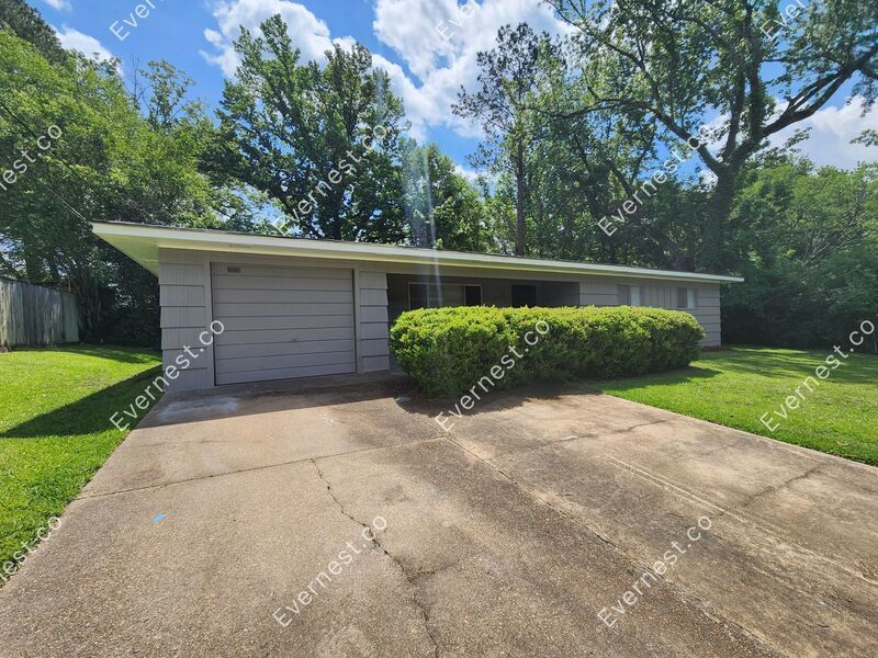 Foto principal - 3012 Marwood Dr