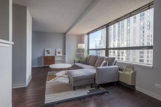Building Photo - 455 E Ohio St