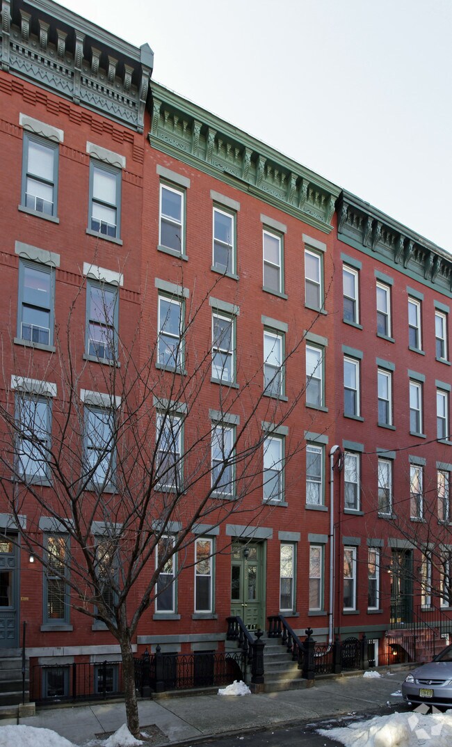 Primary Photo - 235 3rd St