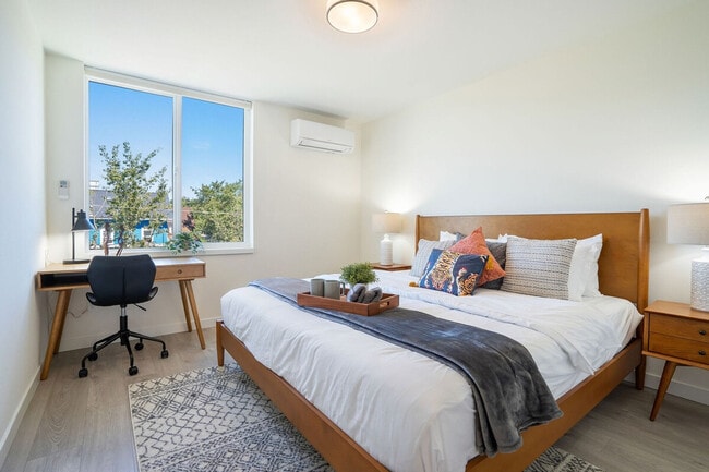 Building Photo - 1835 14th Ave