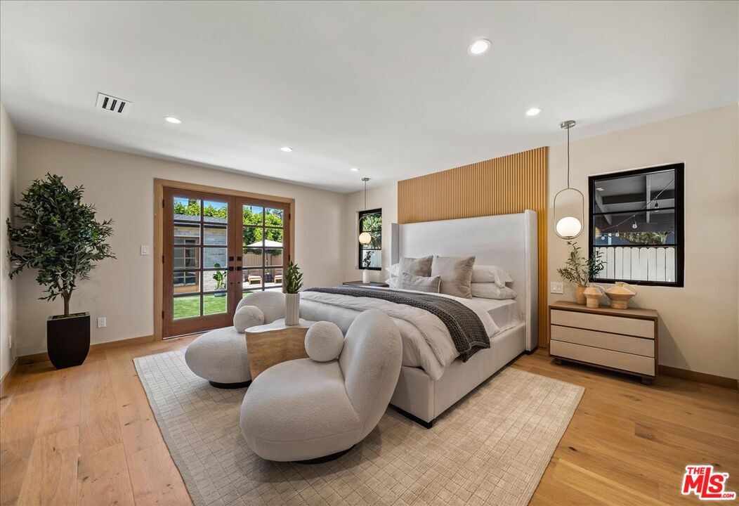 Foto principal - 14537 Hesby St