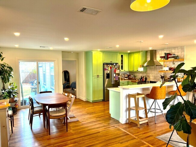 Foto del edificio - Updated with furnished option