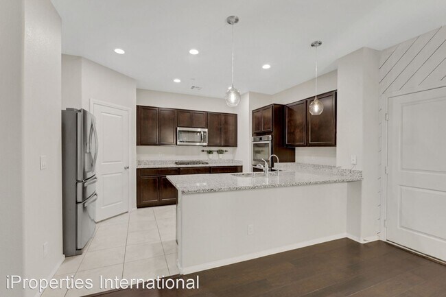 Building Photo - 3 br, 3 bath House - 2204 Via Italia