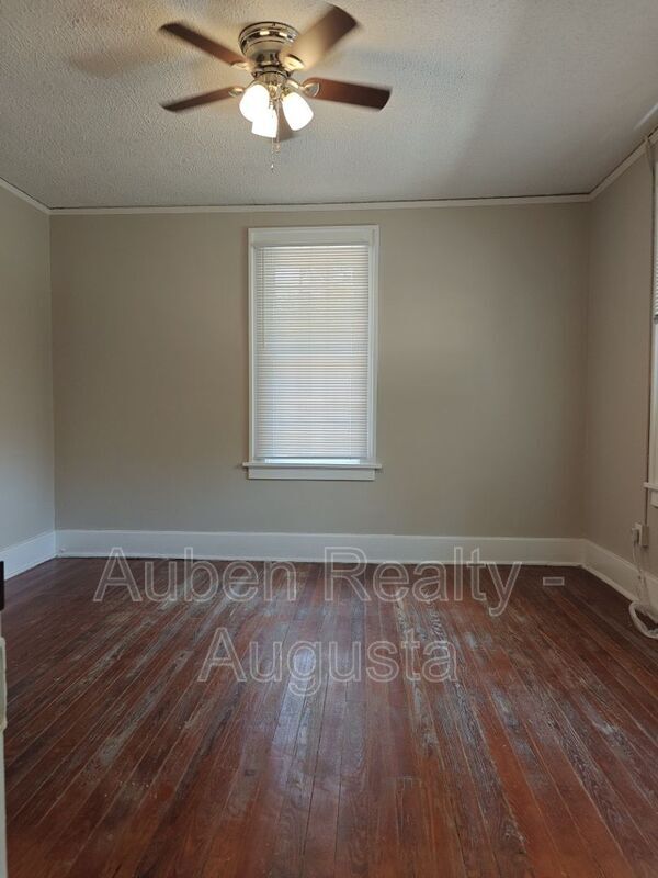 Foto del edificio - 1702 Johns Rd