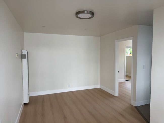 Building Photo - 83 N 11th St