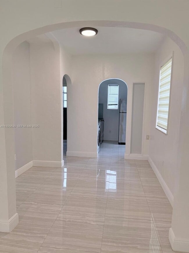 Building Photo - 928 Euclid Ave