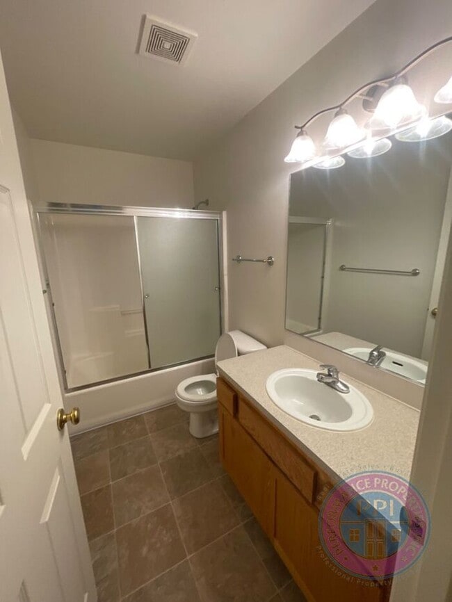 Sandy Pet Friendly Home in Cascadia Village House Rental in Sandy, OR