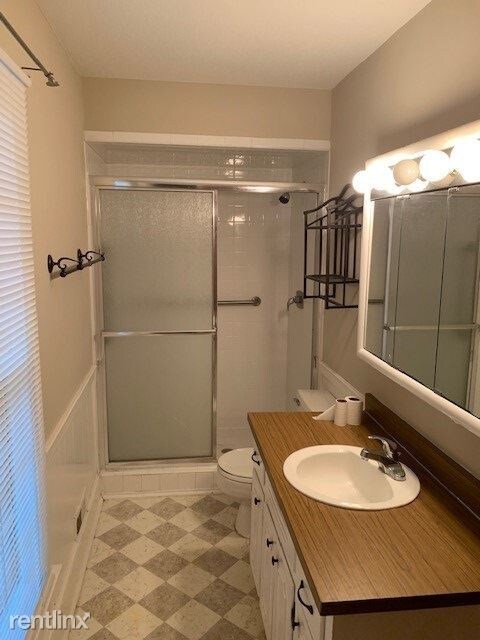 Building Photo - 5 br, 3 bath House - 1220 Hedgelawn Way