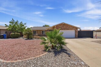 Building Photo - 2051 E Pueblo Ave