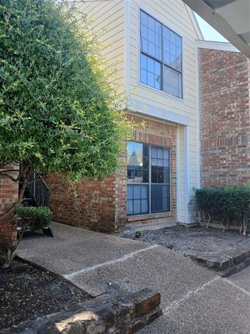 Foto del edificio - 9601 Forest Ln