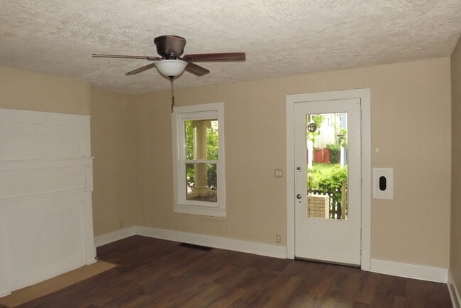 Foto del edificio - Spacious Victorian 3 Bedroom 2 Bath Home!