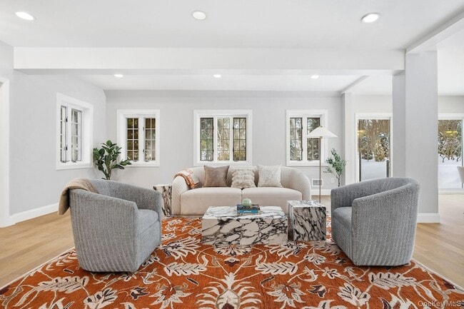 Building Photo - 2 Wynmor Rd