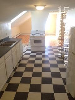 Primary Photo - 46 Barton St