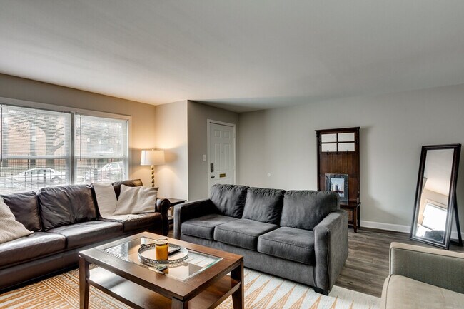 Foto del edificio - 226 S Hoyne Ave