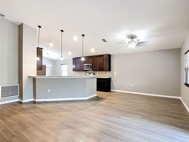 Building Photo - 3 bedroom 2 bath Home in Champions Gate!