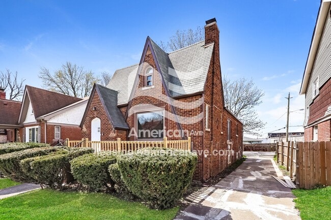 Building Photo - 6155 Yorkshire Rd