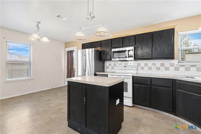 Foto del edificio - 1112 Katelyn Cir