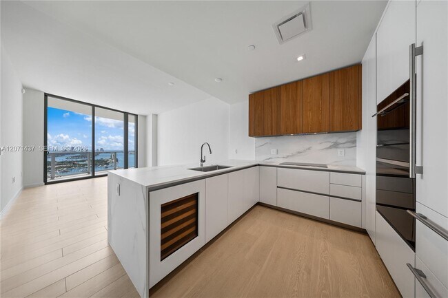 Foto del edificio - 1400 Biscayne Blvd