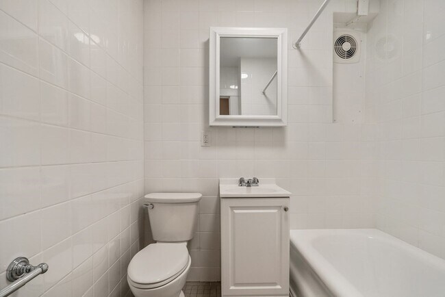 Building Photo - 124 Bowdoin St