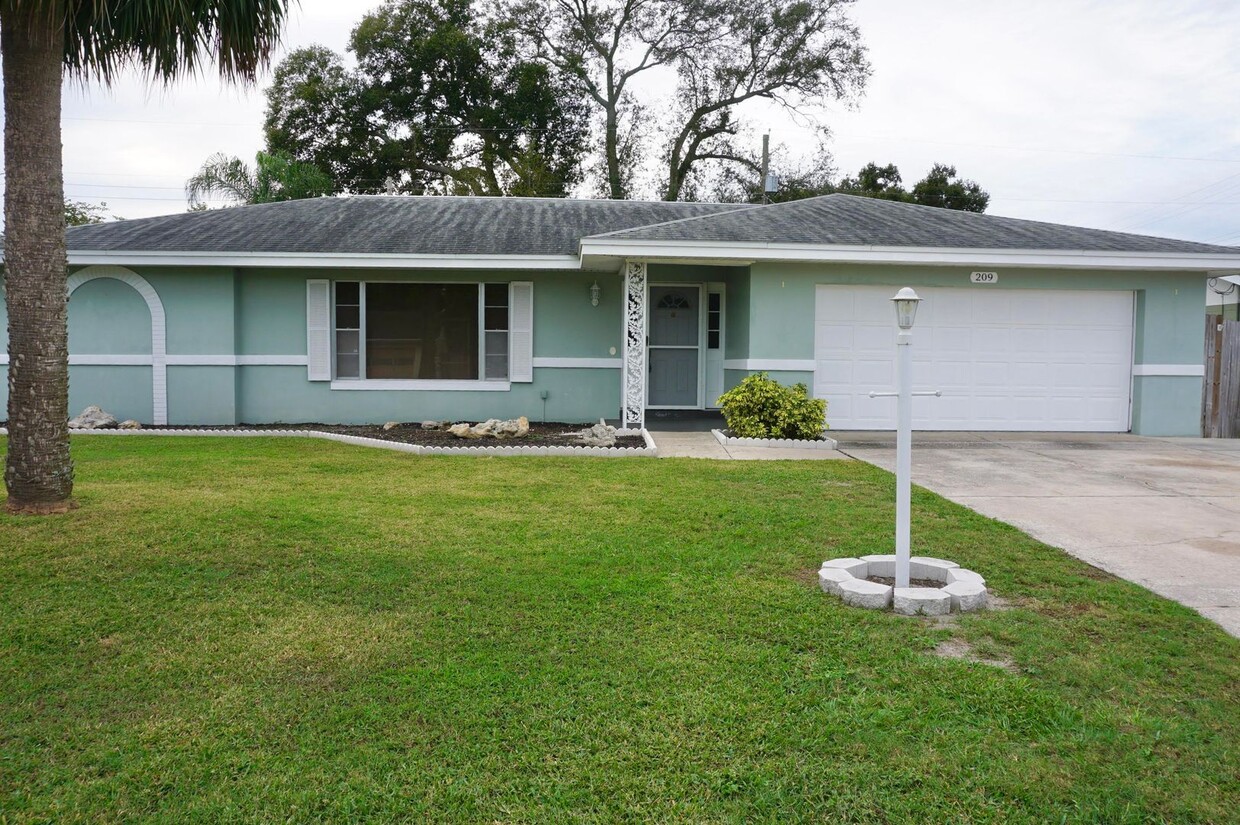 Primary Photo - Pool Home - Southeast Winter Haven