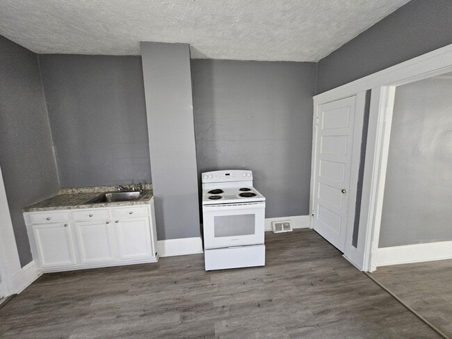 Foto del edificio - 2810 Woodbridge Ave